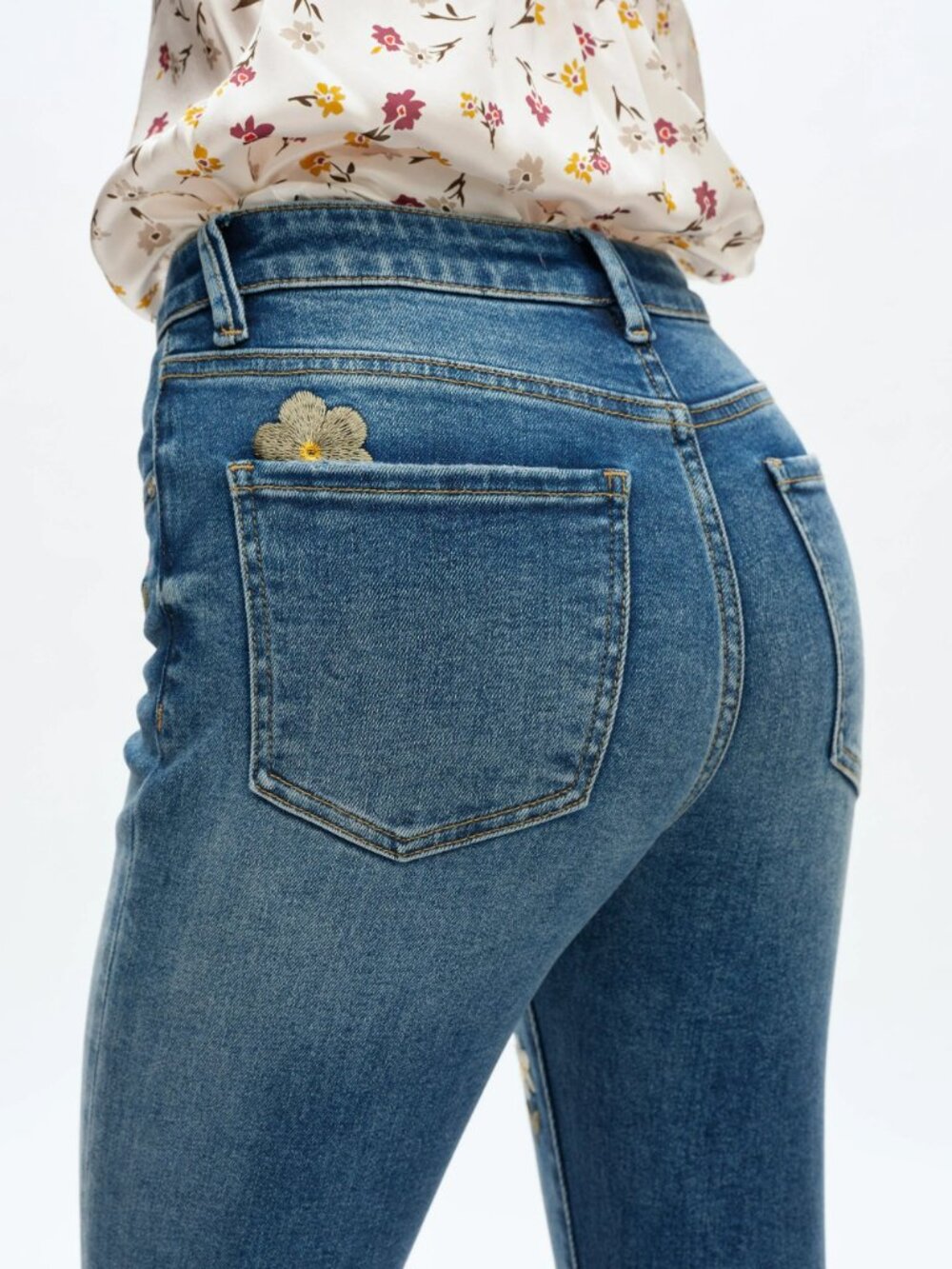 NWT Bayeas Flora Flower Child Mid Rise Embroidered Flare Jeans - Picture 9 of 9